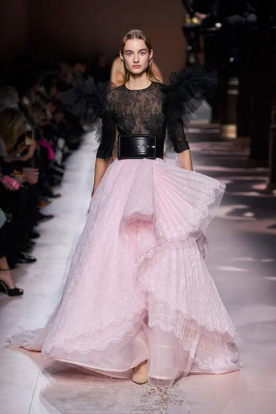 Look 30